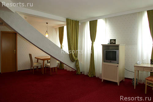 Plaza Hotel 4